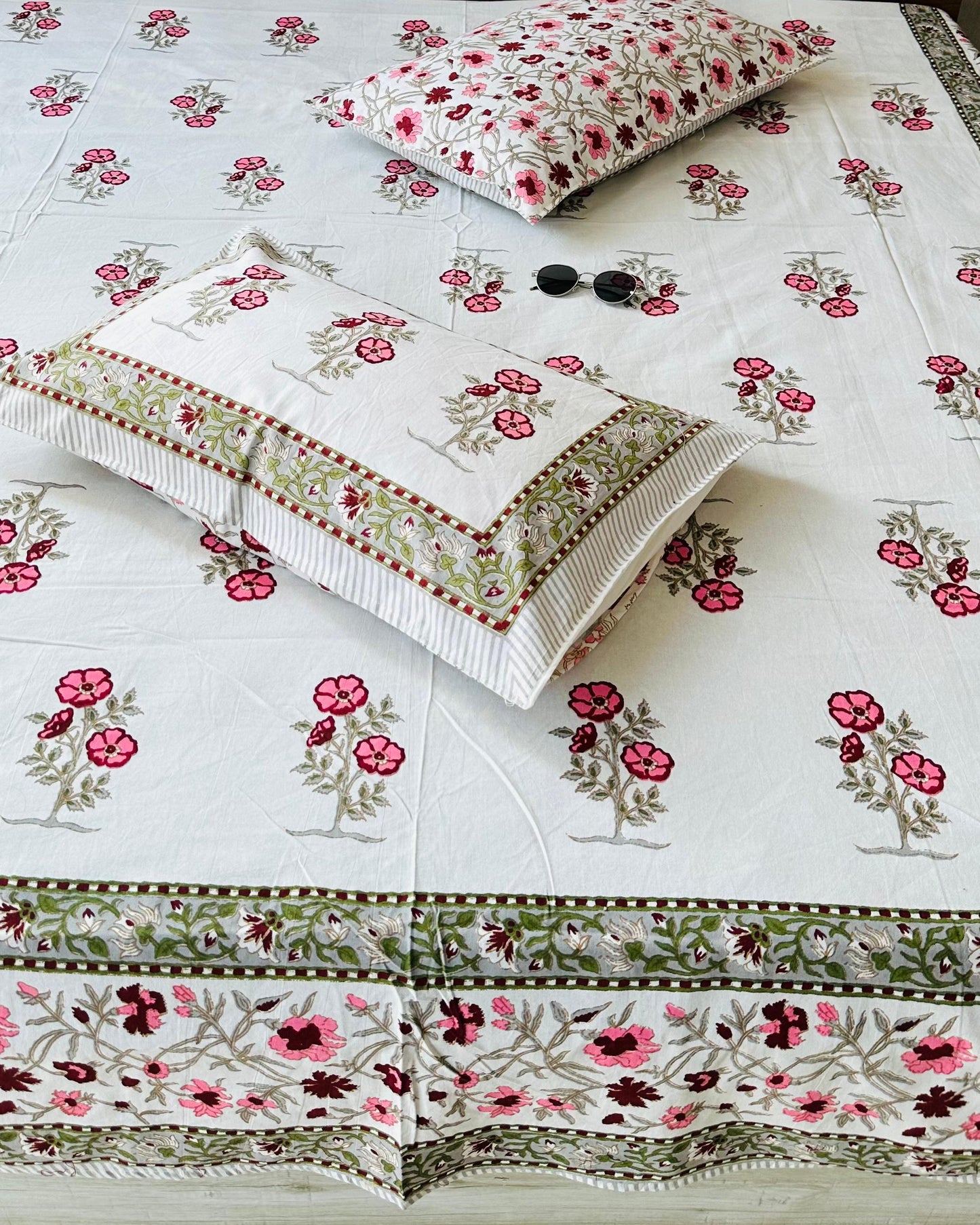 Gendika - Everyday Cotton Bedsheet | Red