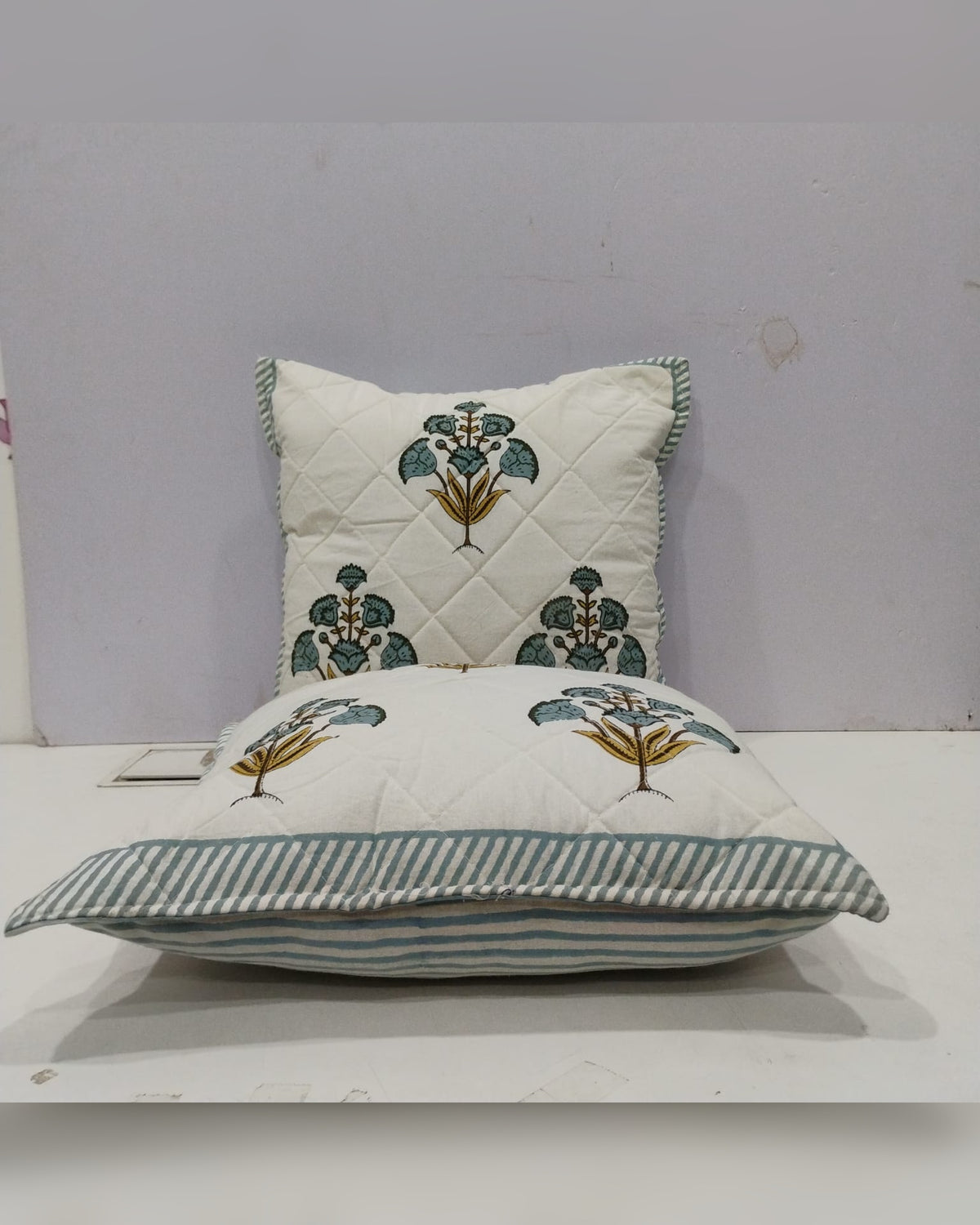 Guldasta blue quilted cotton cushion cover – quilted detail