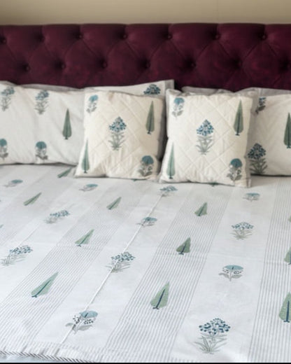 Gulmohar grey Everyday Cotton bedsheet – close-up view