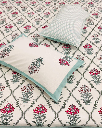 Indrani blue pink Everyday Cotton bedsheet – fabric detail