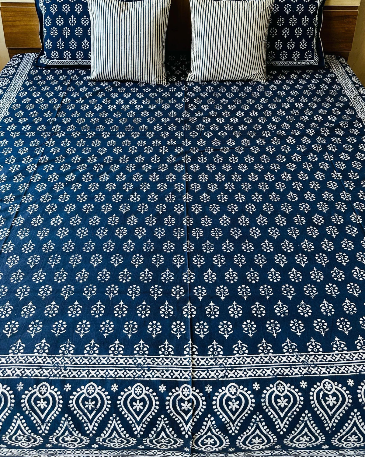 Kadambari indigo Everyday Cotton bedsheet – fabric detail