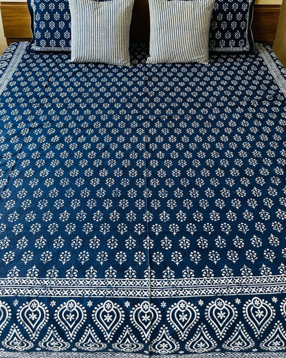 Kadambari indigo Everyday Cotton bedsheet – fabric detail
