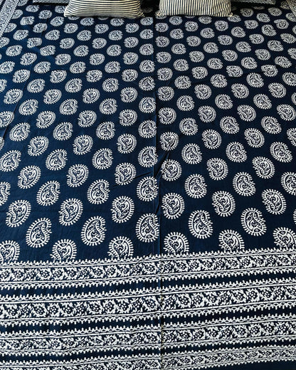 Kairi indigo Bagru booti pure cotton bedsheet – fabric close-up