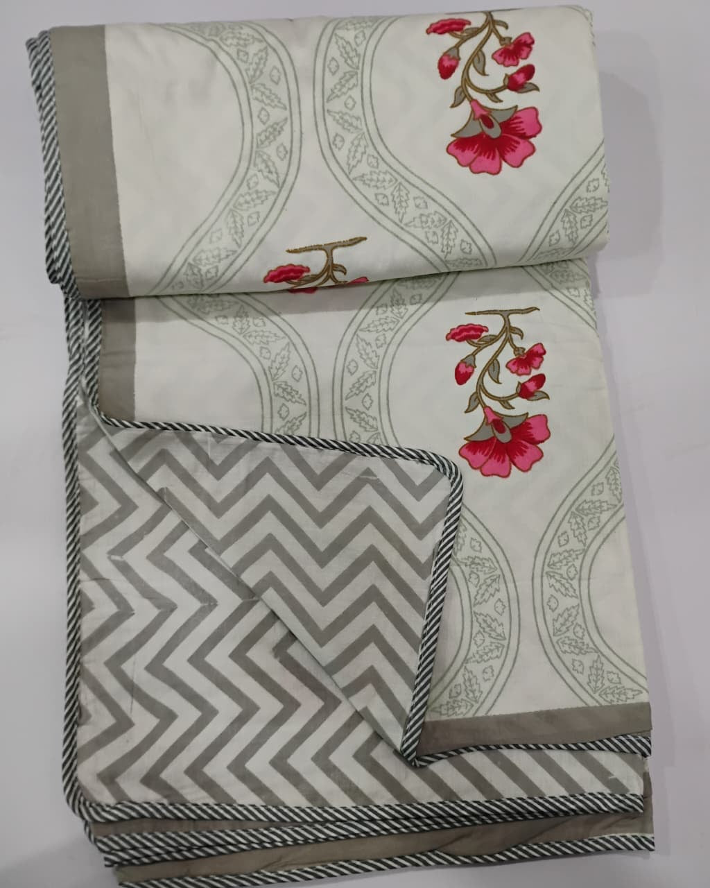 Komal grey reversible mulmul cotton dohar – front view