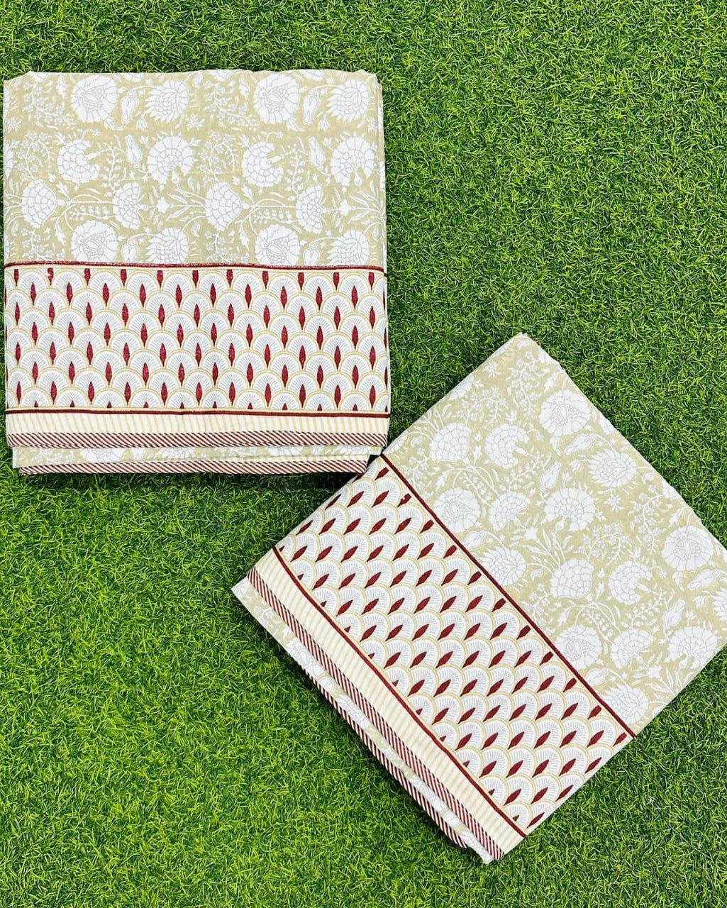 Beige floral reversible mulmul cotton dohar with a red teardrop border