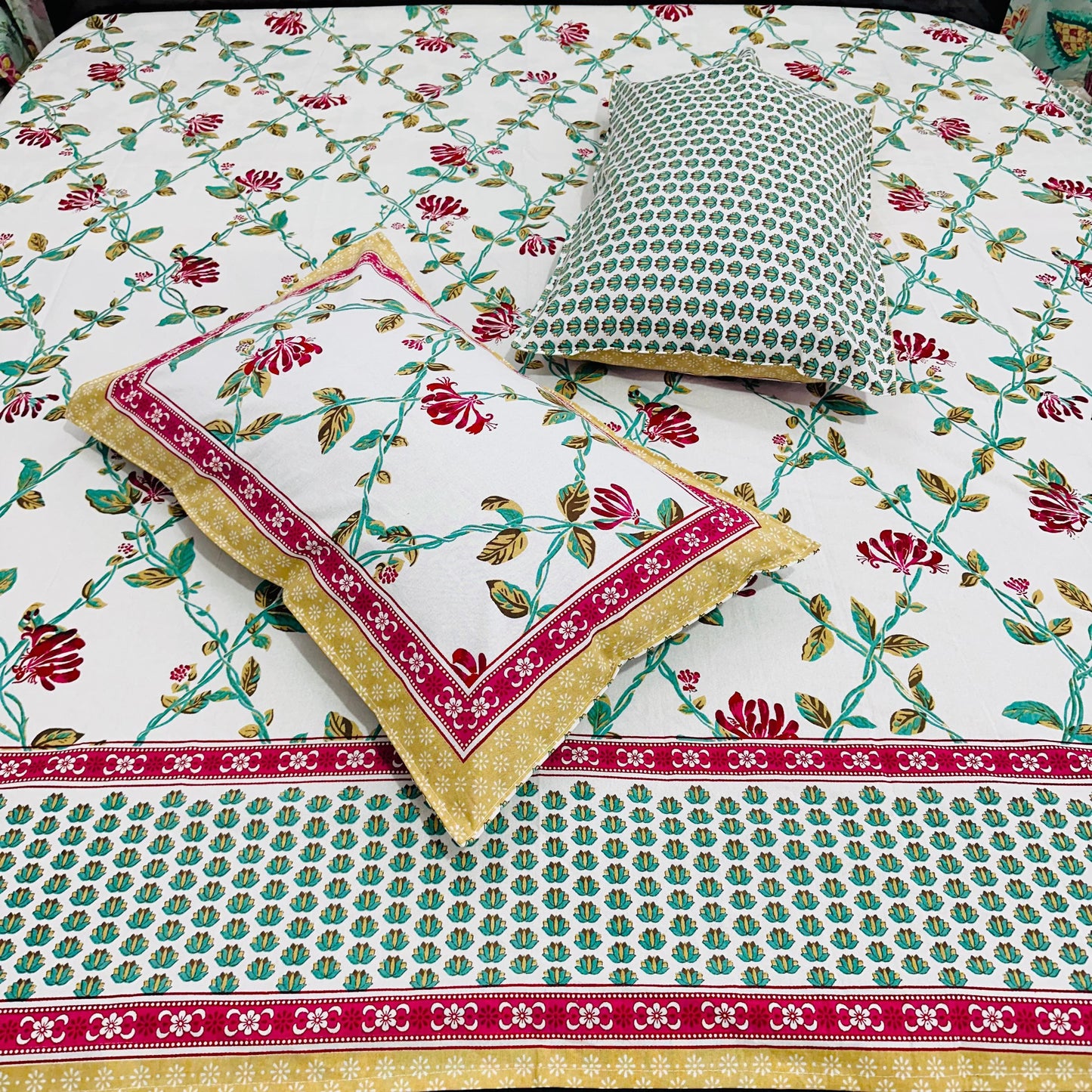 Latika - The Creeper Bedsheet | Everyday Cotton | Red