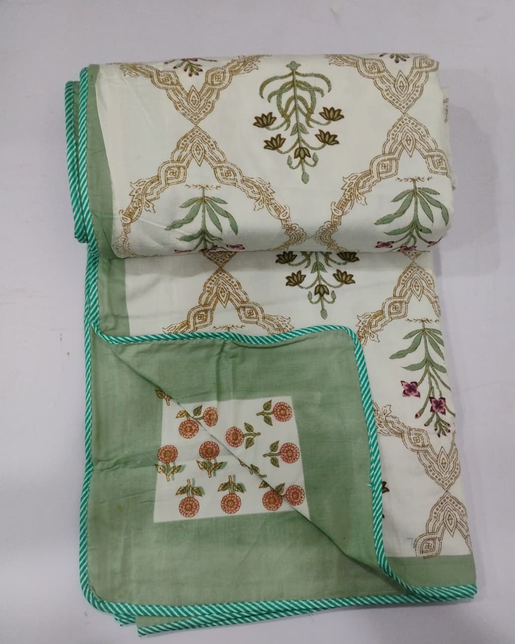 Mehek green reversible mulmul cotton dohar – fabric detail