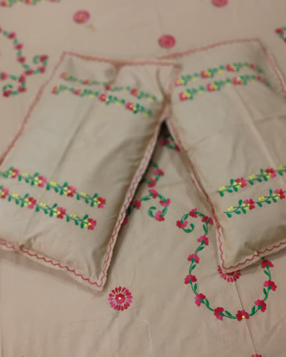 Nazaqat hand embroidered Soft Fine Cotton bedsheet – embroidery detail