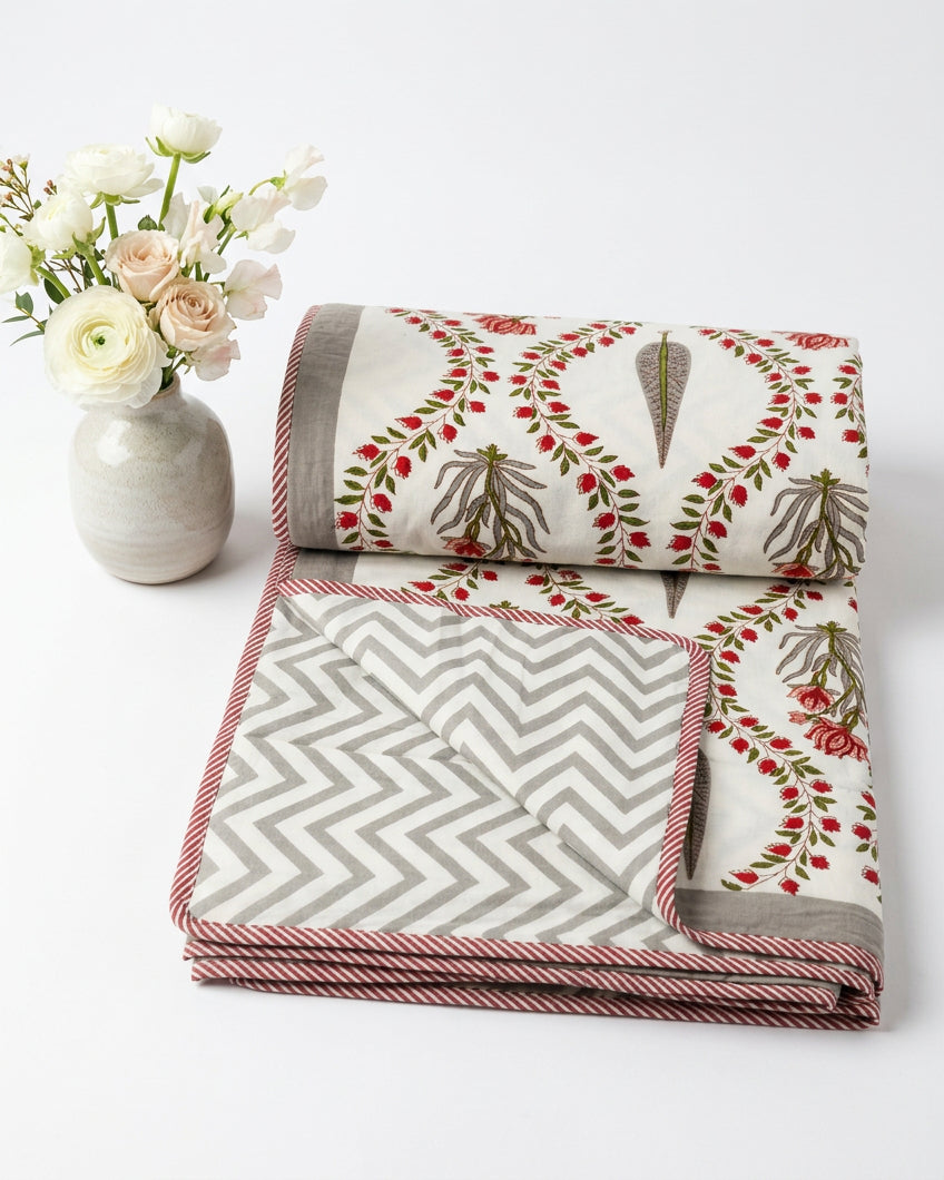 Pallavi grey reversible mulmul cotton dohar – fabric close-up