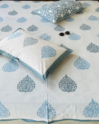 Patralekha blue leaf pure cotton bedsheet – fabric close-up