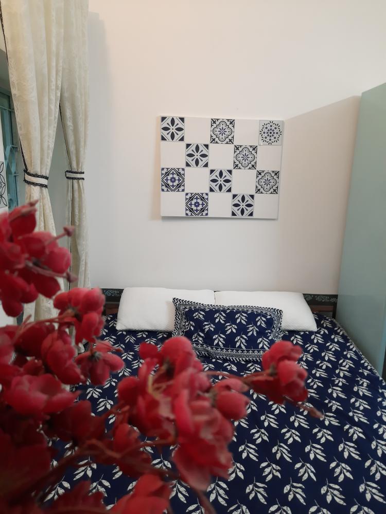 Patralika - The Leaf Laced Bedsheet | Everyday Cotton | Indigo