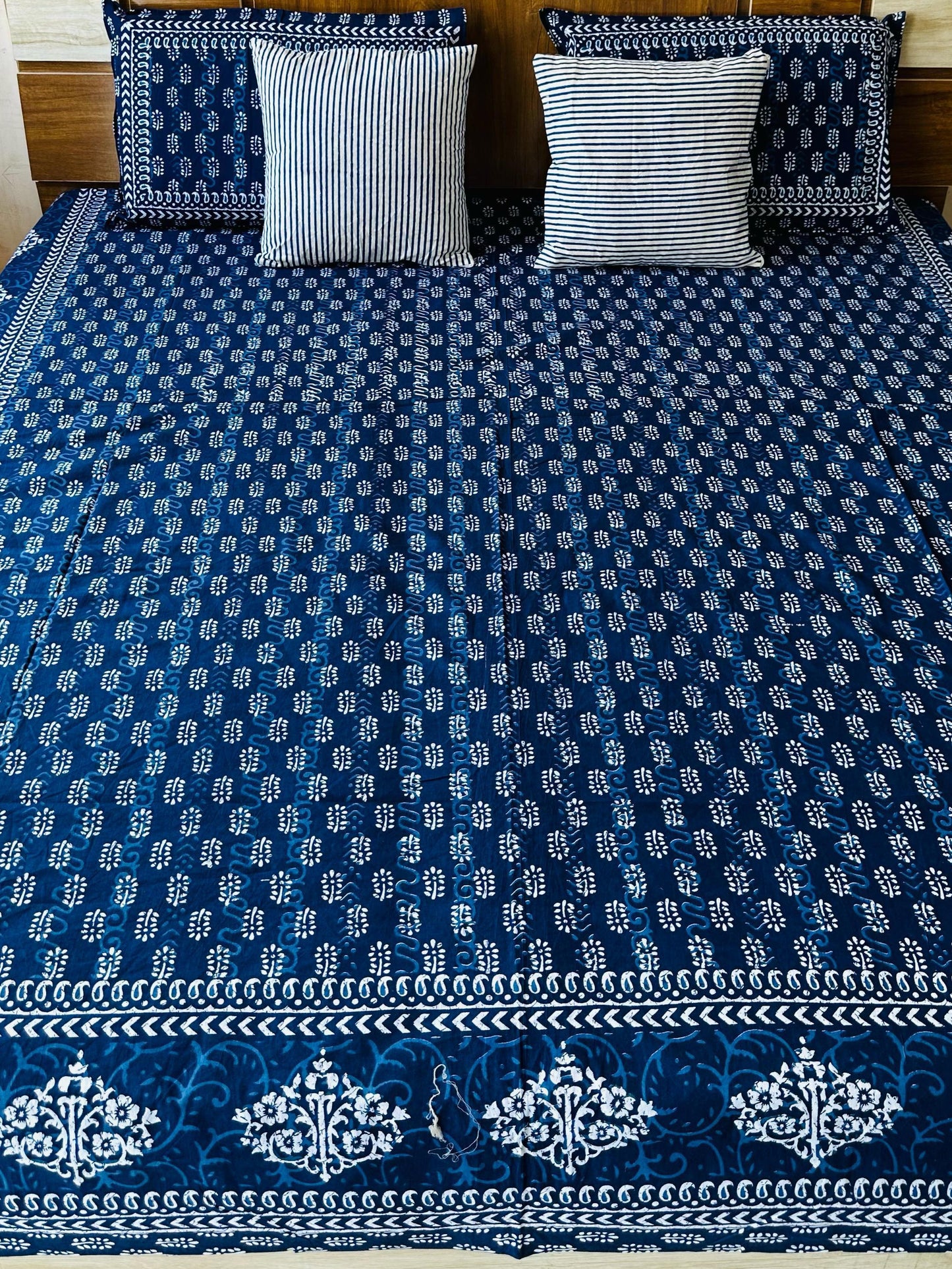 Shyama - The Dark Bedsheet | Everyday Cotton | Indigo