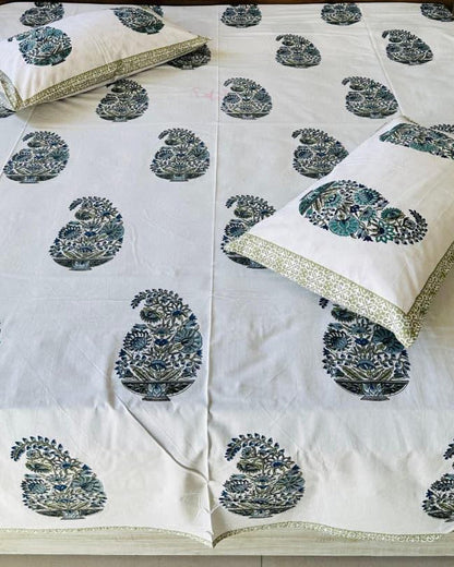 Sukoon green paisley pure cotton bedsheet – fabric close-up