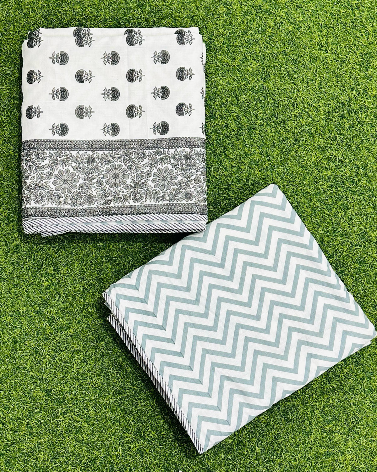 Sumedha grey reversible mulmul cotton dohar – product view