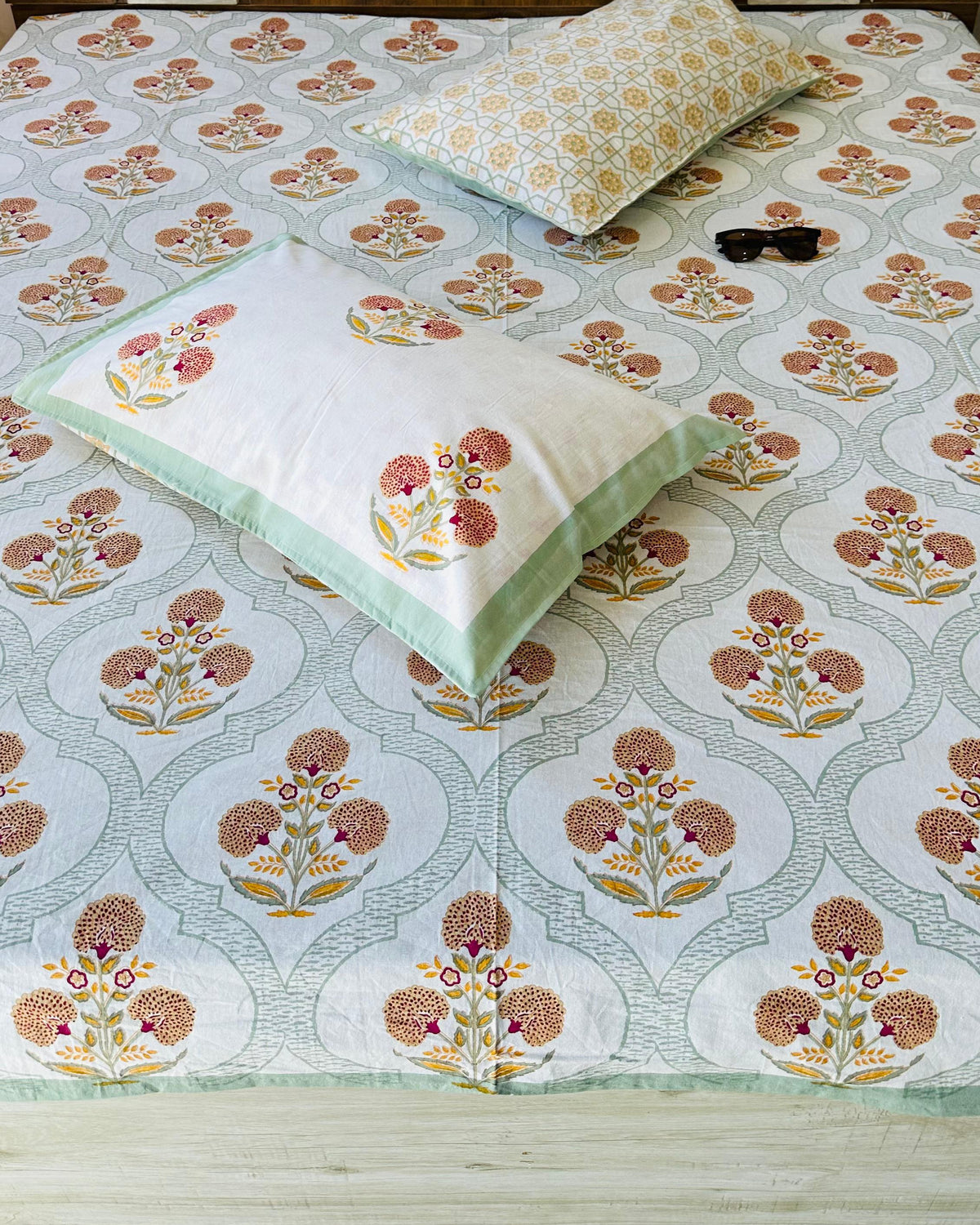 Surabhi green Everyday Cotton bedsheet – front view
