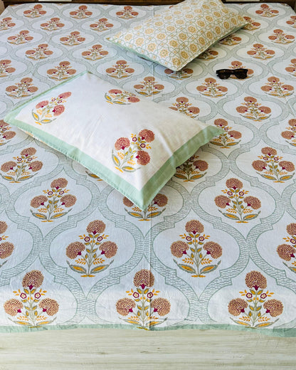 Surabhi green Everyday Cotton bedsheet – front view