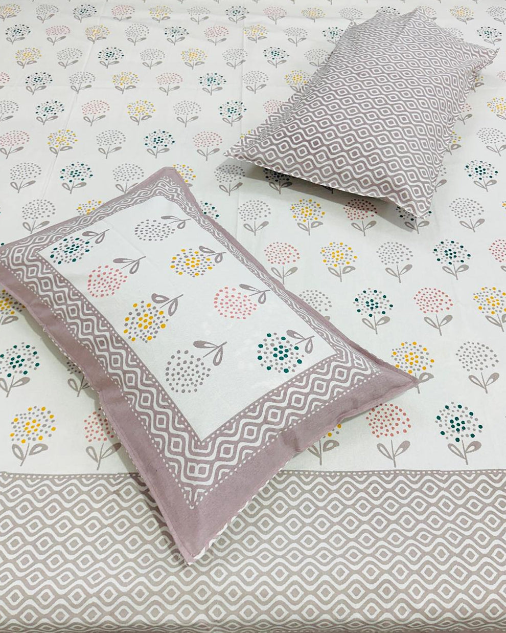 Surajmukhi - Everyday Cotton Bedsheet | Lilac