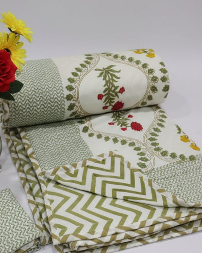Vasundhara green and red reversible mulmul cotton dohar – fabric detail