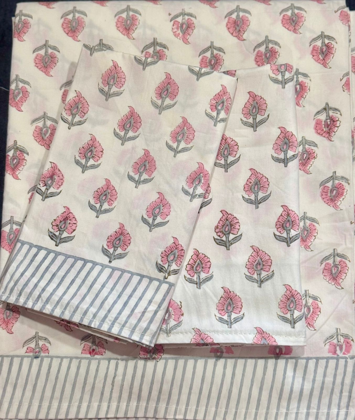 Maalya - The Garland Bedsheet | Hand Block| Percale Cotton