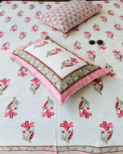 Mridula pink floral pure cotton bedsheet – fabric close-up