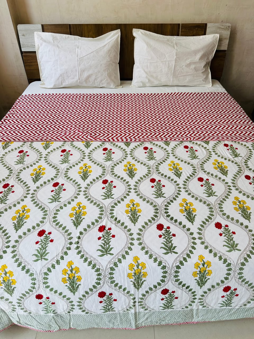 Vasundhara - Reversible Cotton Mulmul Dohar | Green Red